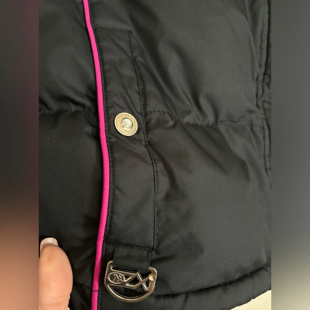 ZEROXPOSUR. Super cute girls puffer vest with a‎ little bling.